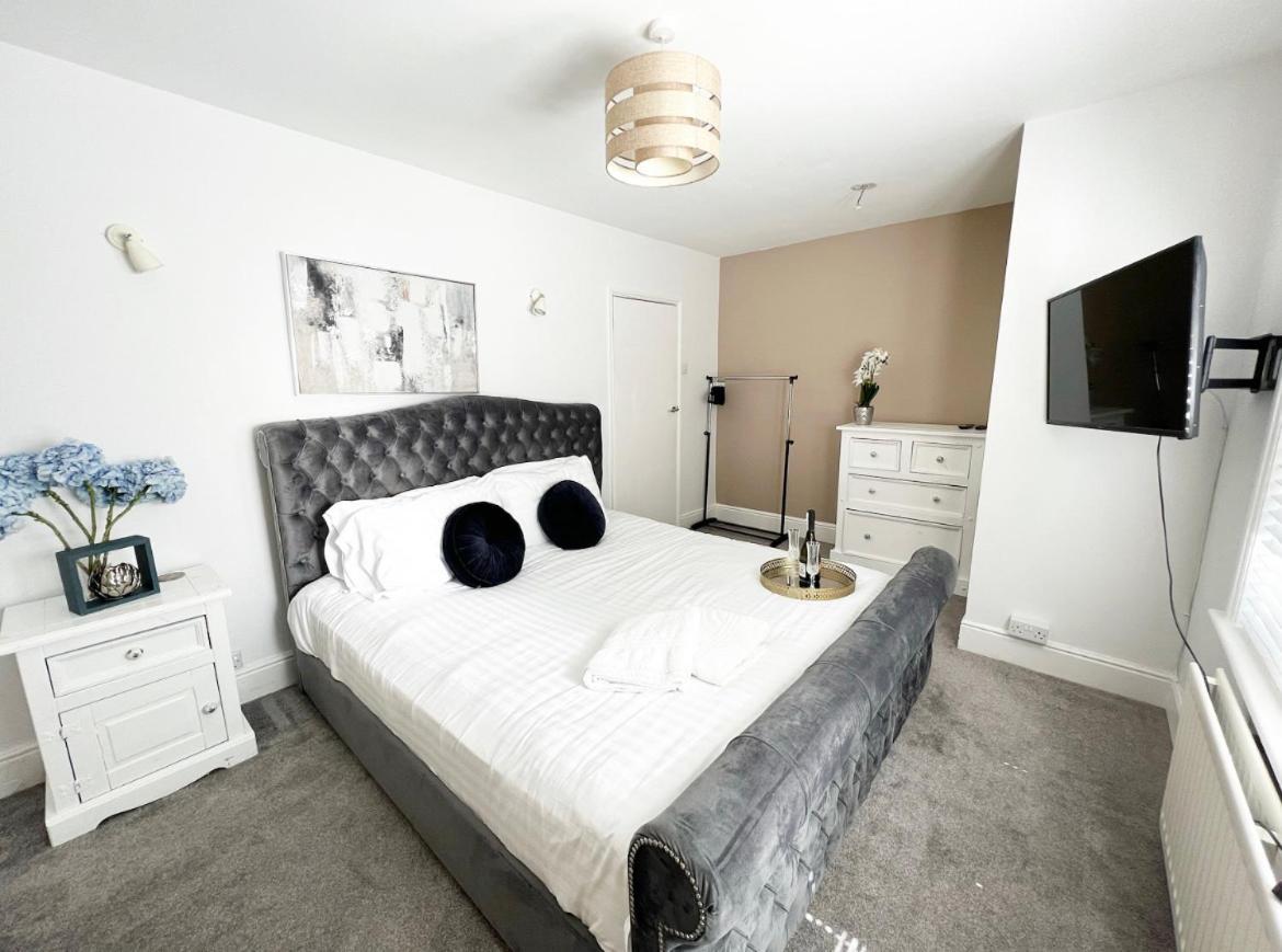 Modern 3 Bed, Heart Of Ashley Cross, 5 Mins To Sandbanks פול מראה חיצוני תמונה