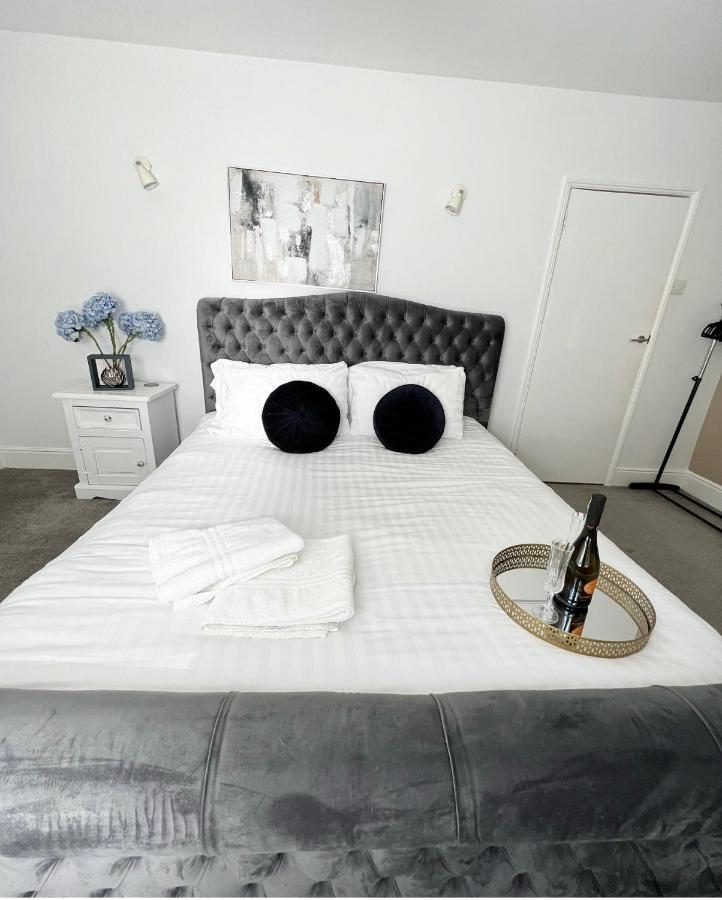 Modern 3 Bed, Heart Of Ashley Cross, 5 Mins To Sandbanks פול מראה חיצוני תמונה